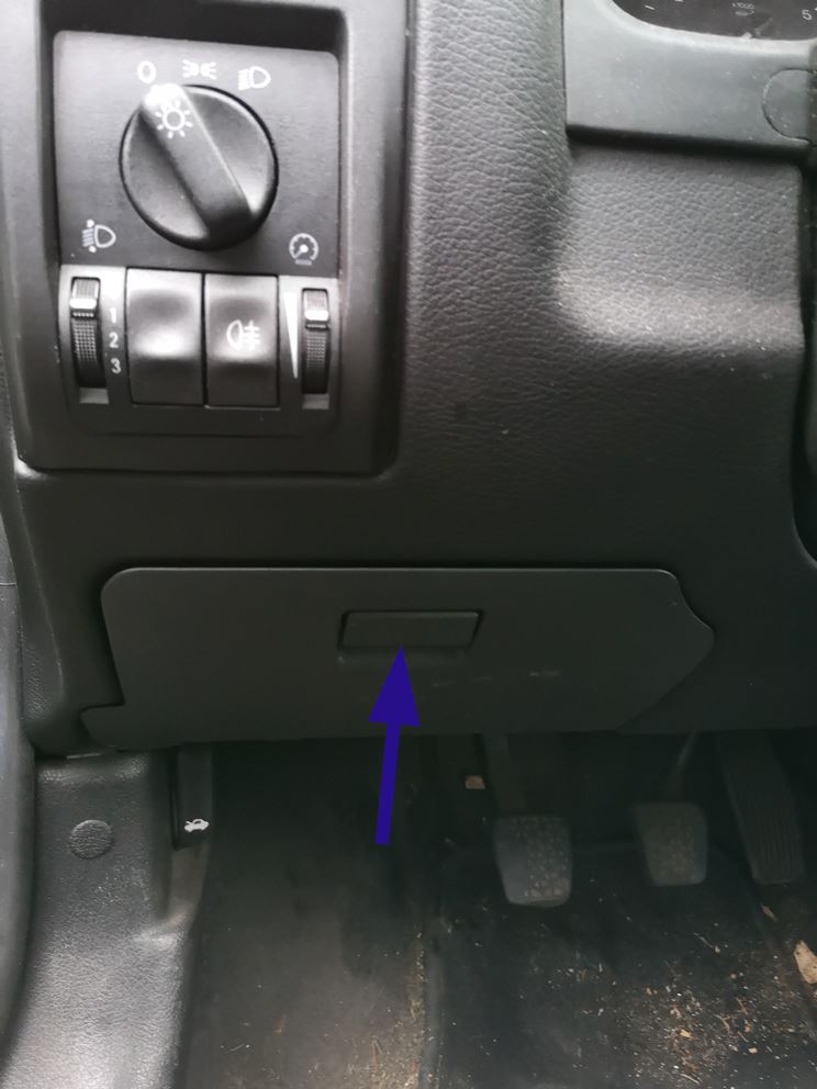 Pedigree prévenant Vent fort autoradio opel astra 1998 Dortoir Rue principale Chocolat Pedigree prévenant Vent fort autoradio opel astra 1998 Dortoir Rue principale Chocolat