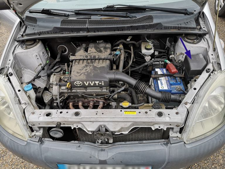 Détails boîte à fusibles Toyota Yaris 1 - PackAuto